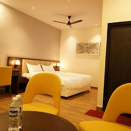 Hotel D Dev Vijayawāda Exterior foto